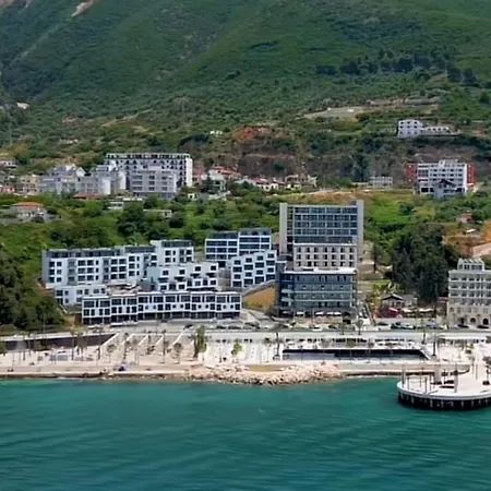 Vacation فلورا